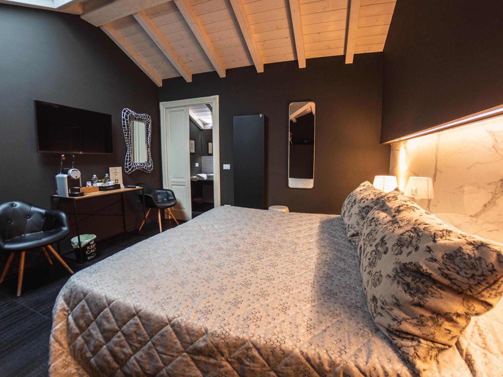 Palazzo Gozzi Bed & Beauty Bed & Breakfast Parma Bagian luar foto