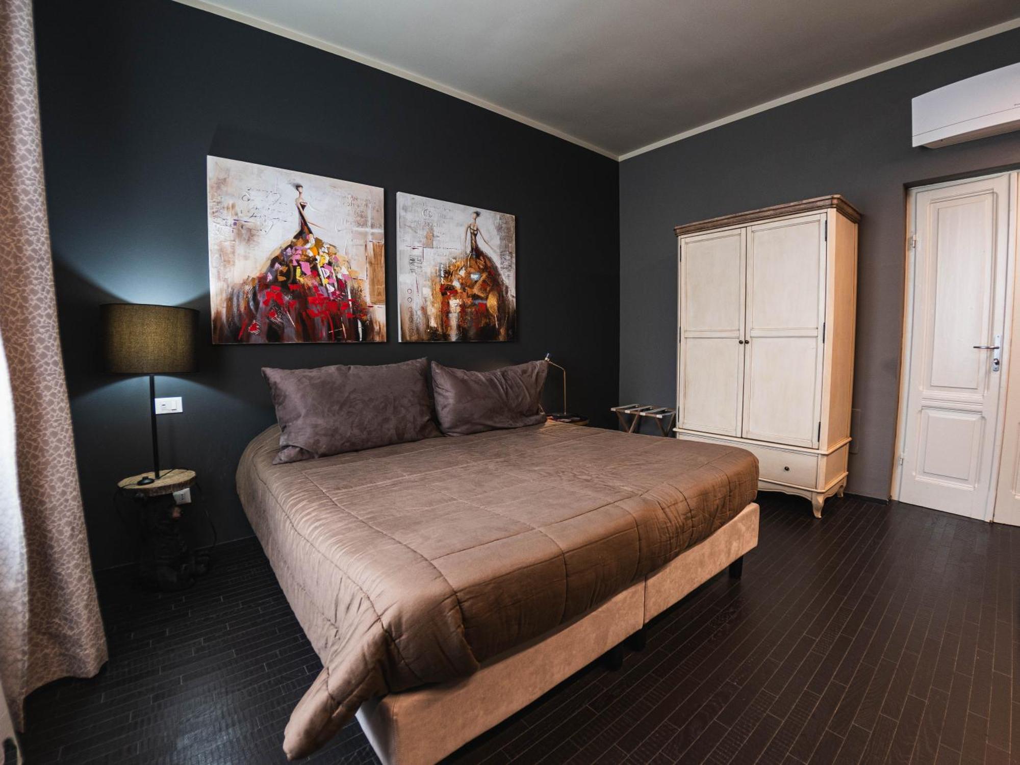 Palazzo Gozzi Bed & Beauty Bed & Breakfast Parma Bagian luar foto
